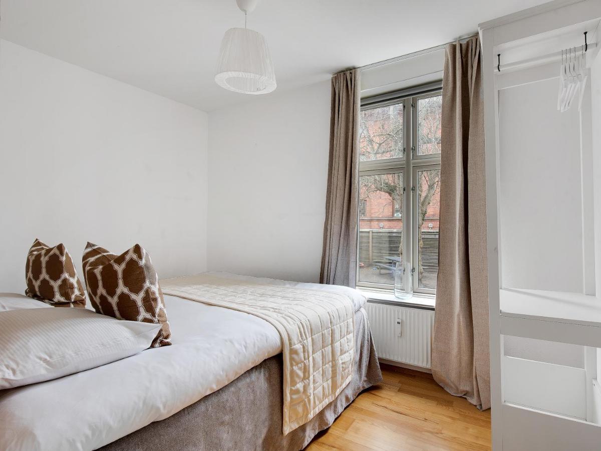 Sanders Constantin - Chic Two-bedroom With Balcony * København